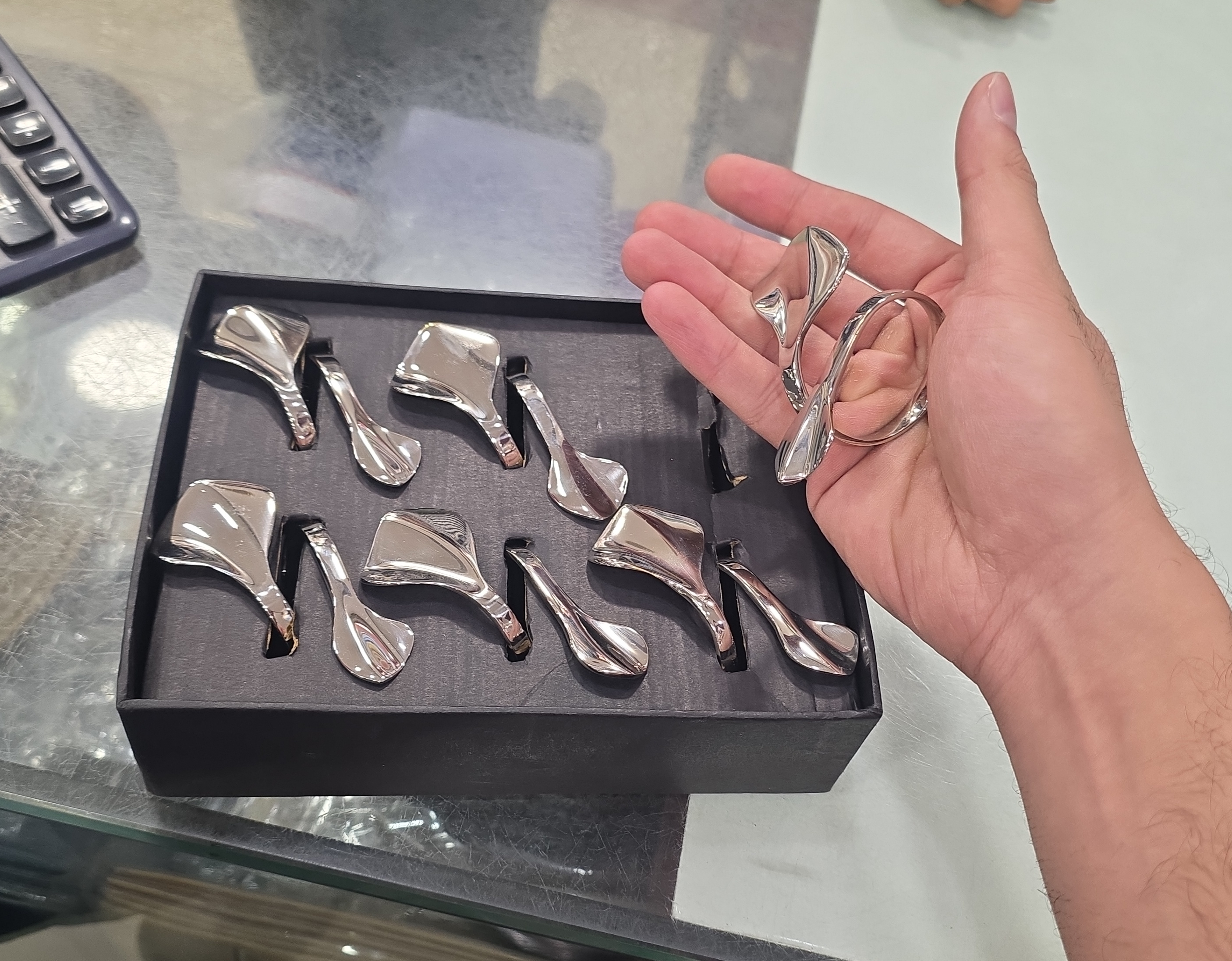 Elegant Napkin Rings Set view 2