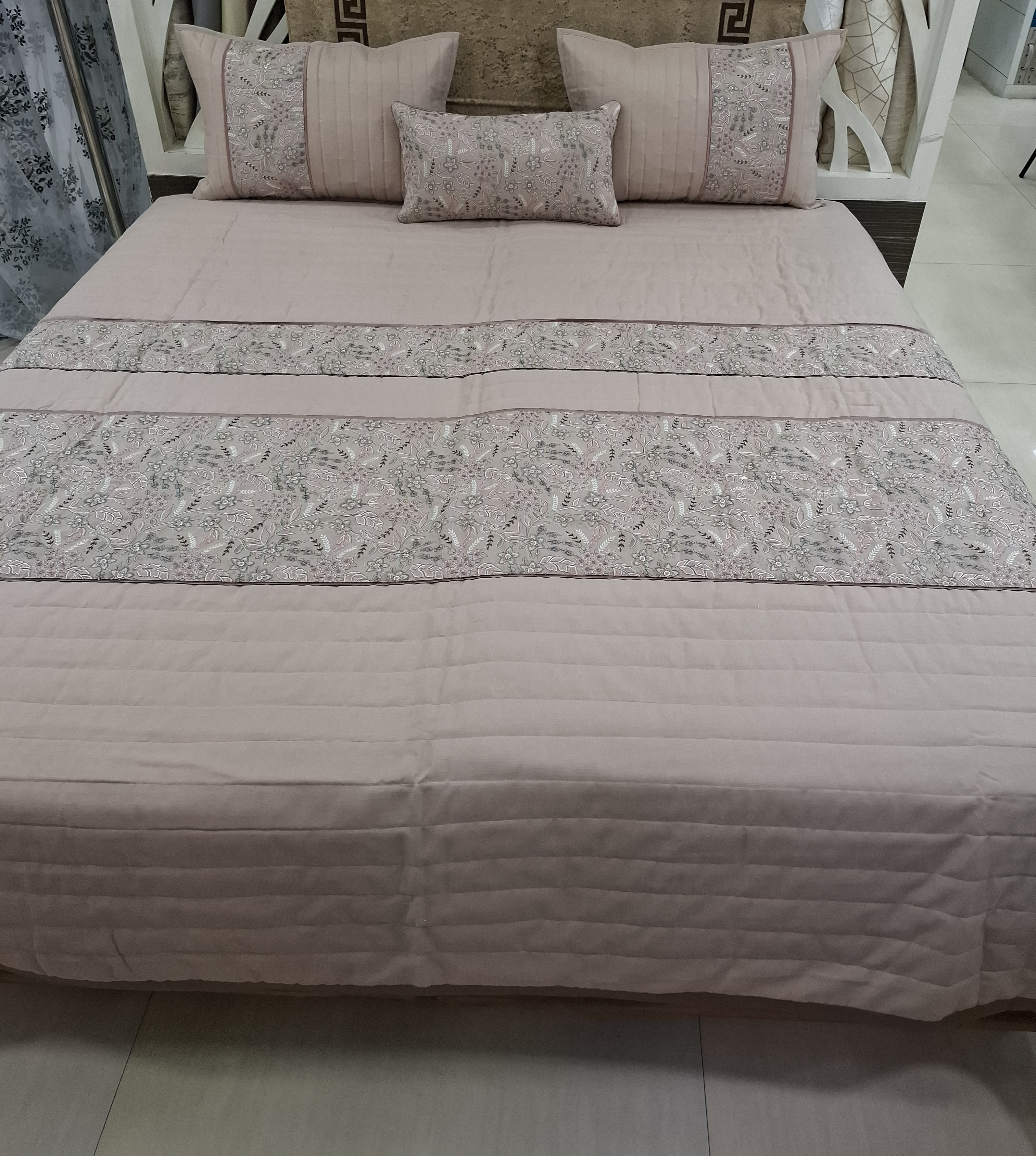 Floral Comfort Bedding Set view 2