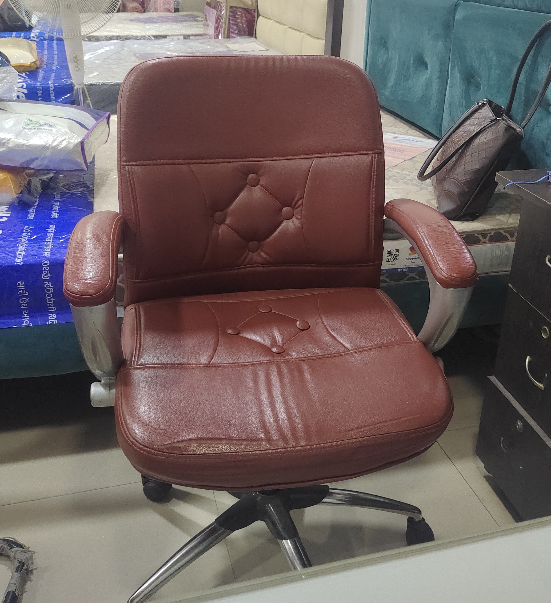 Executive Office Chair view 2
