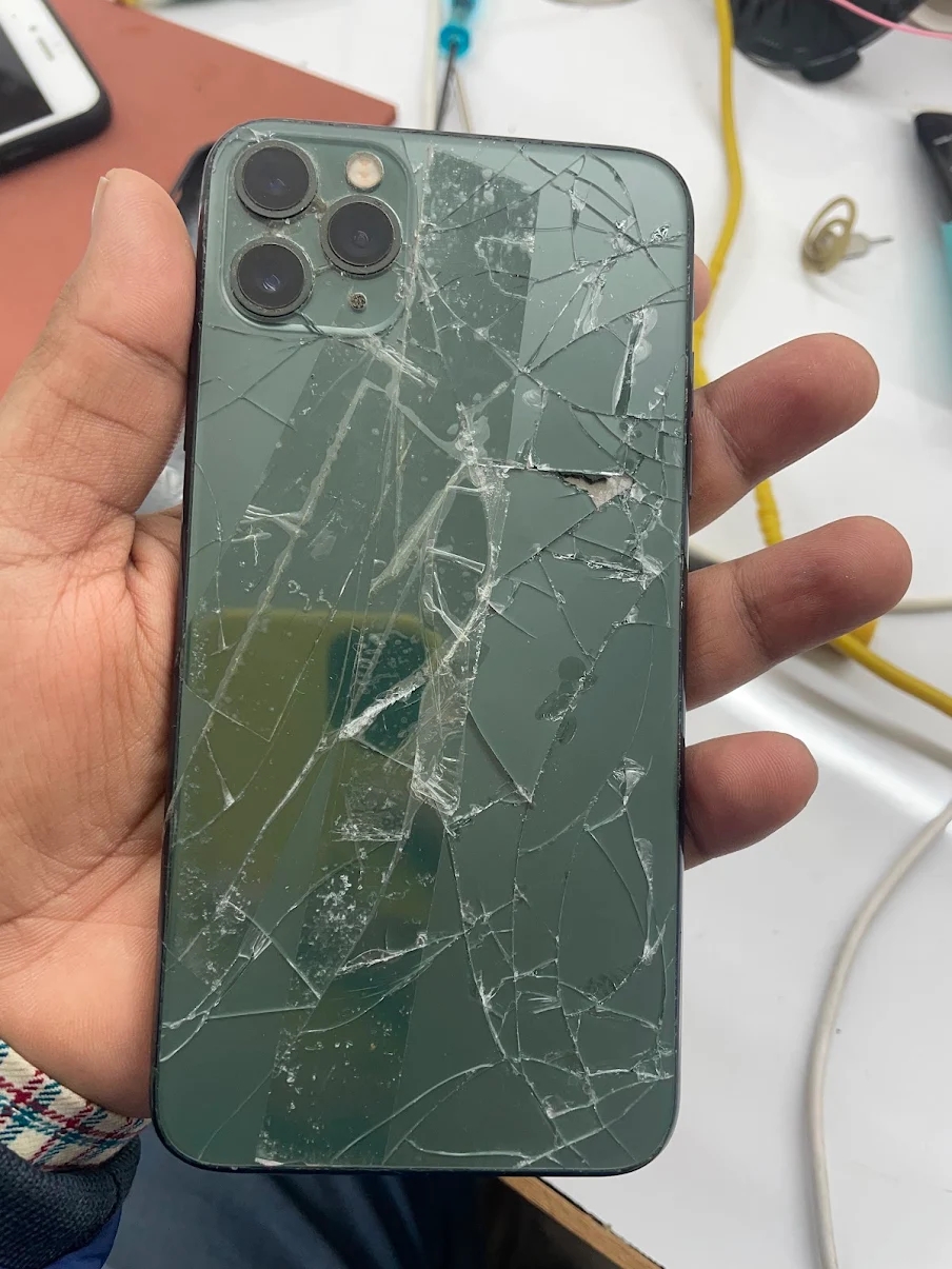 Apple iPhone 11 Pro view 2