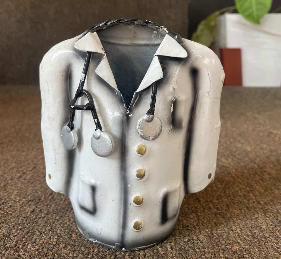 Doctors Coat Pen Holder view 2
