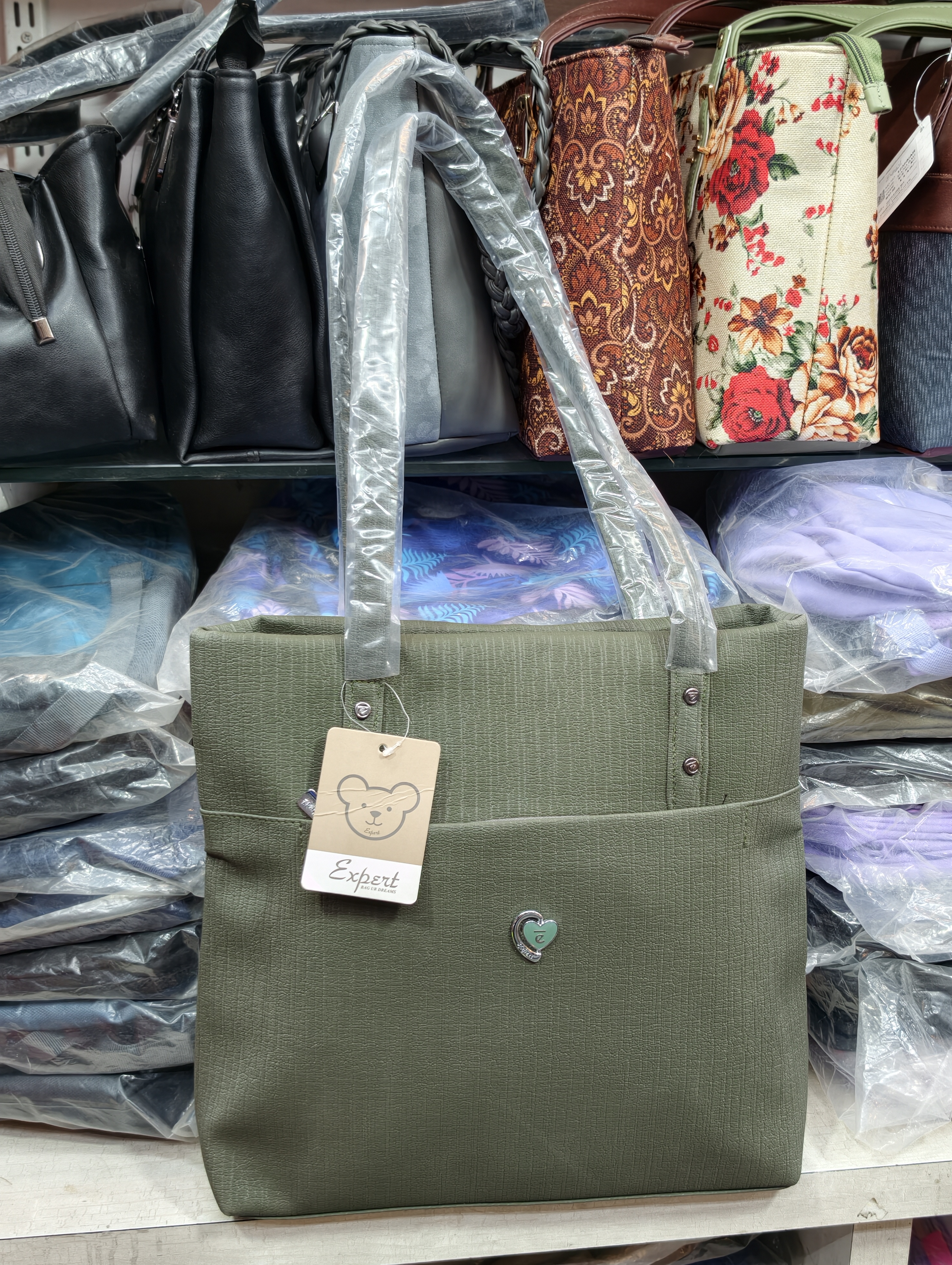 Expert Handbagl ong view 2