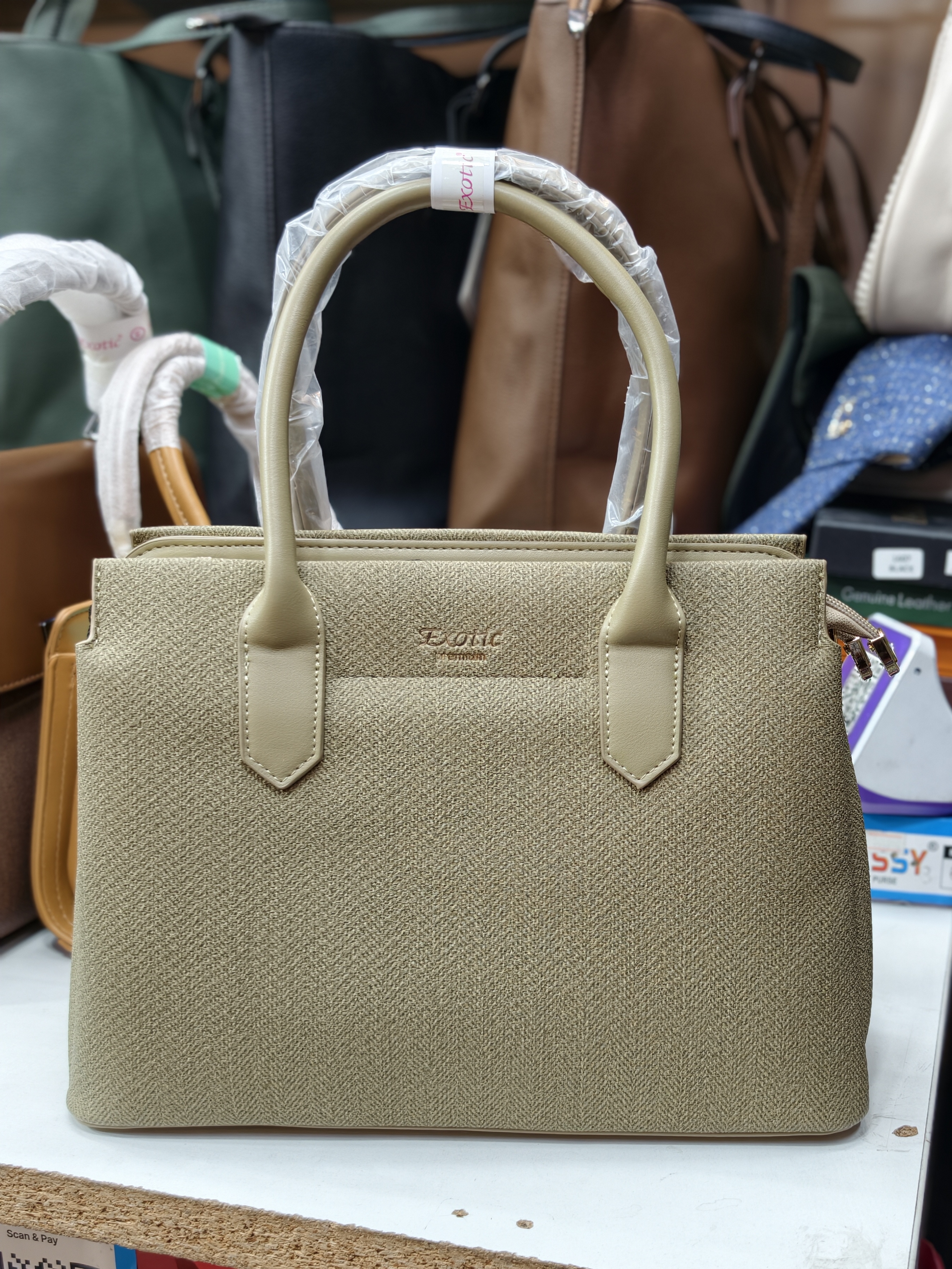 Exotic Handbag 04 Green view 2