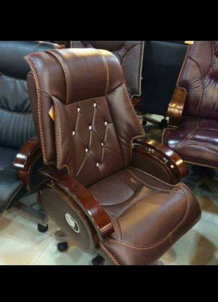 Executive Leather Office Chair view 2