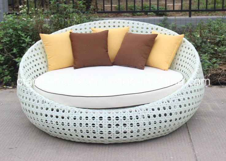 Rattan Daybed view 2