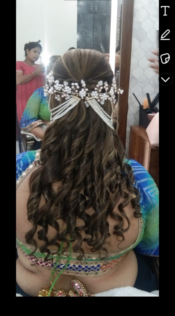 Pearl Hair Accessory view 2