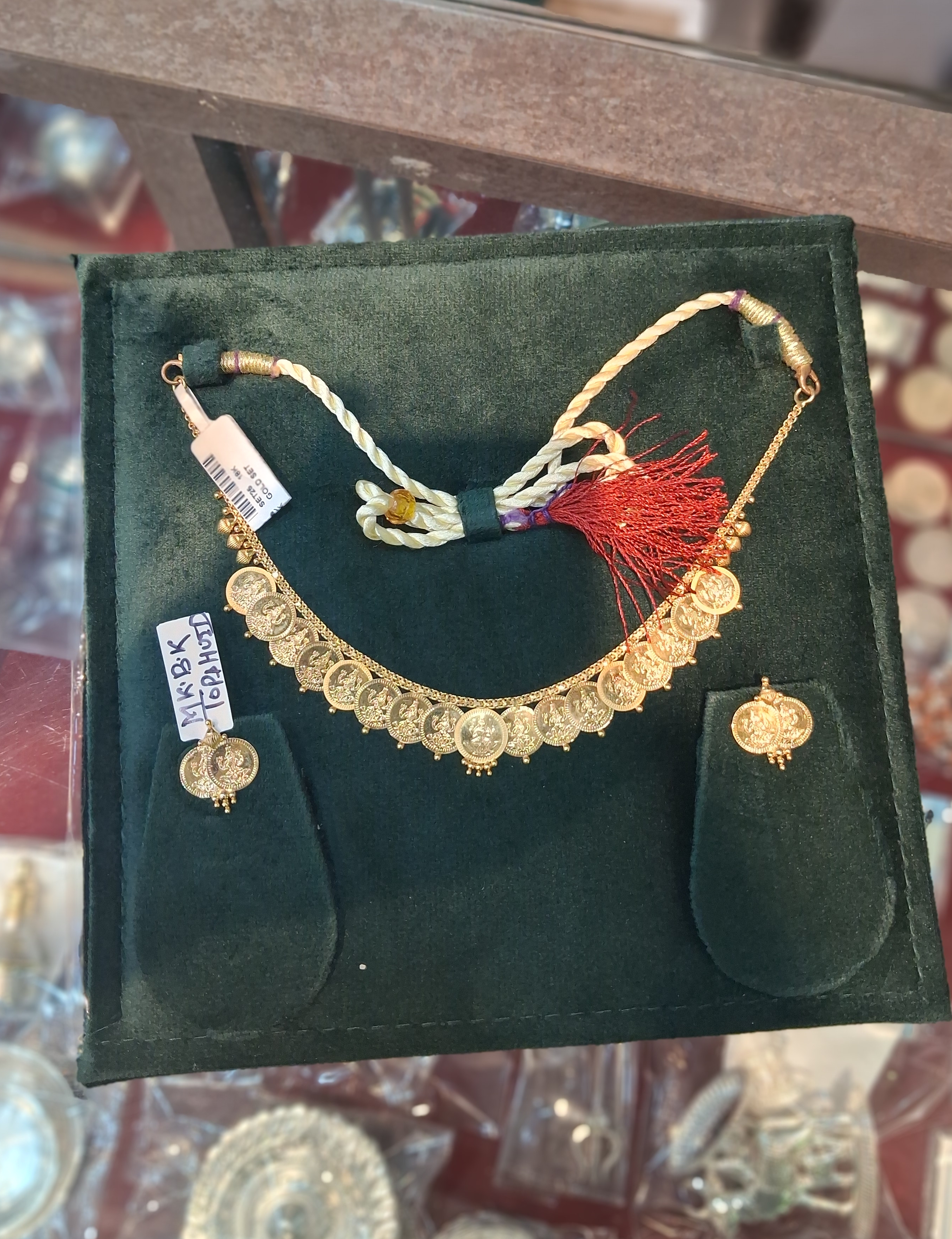 Traditional Necklace Set view 2