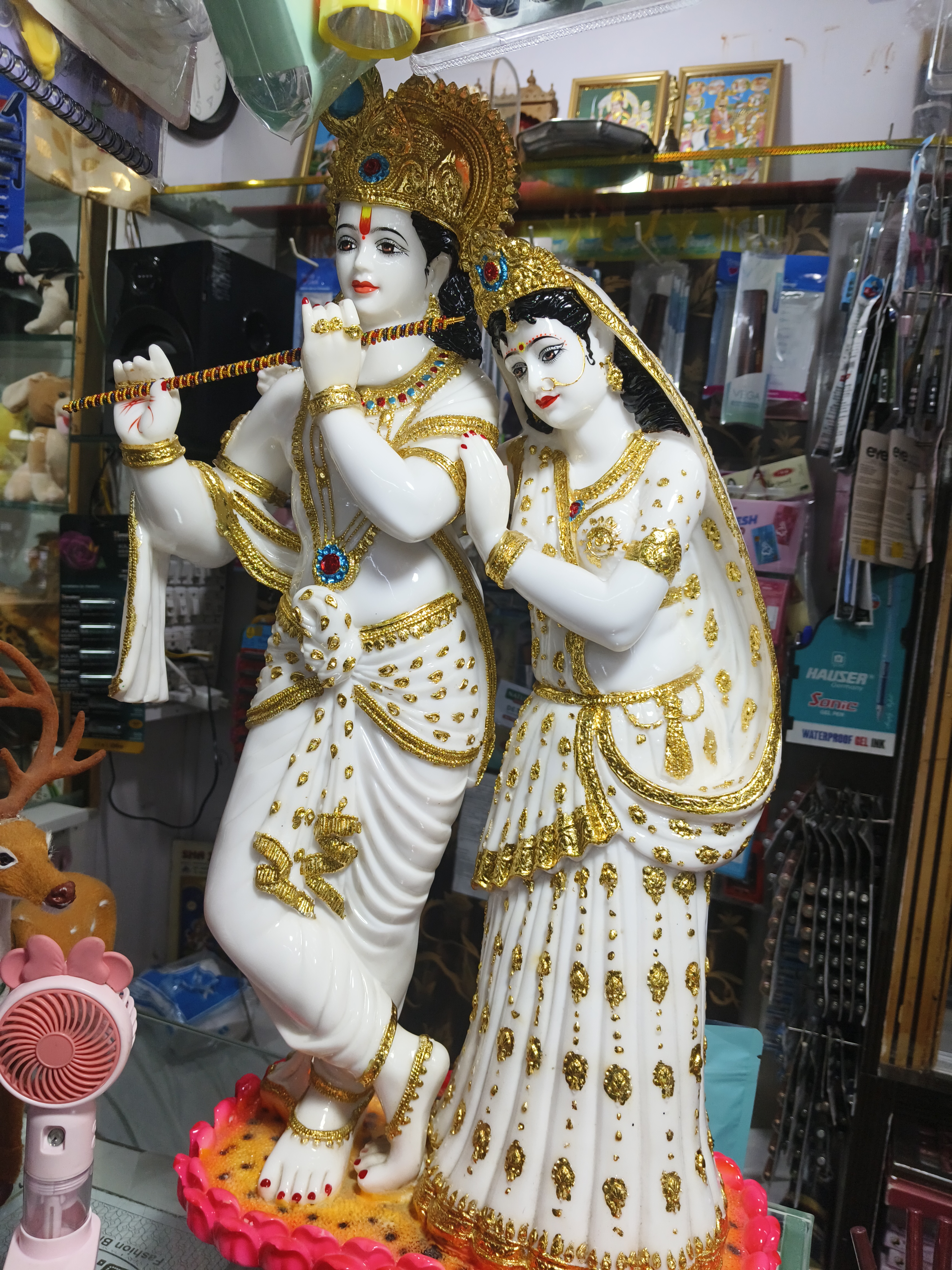 Radha Krishna Sculpture view 2