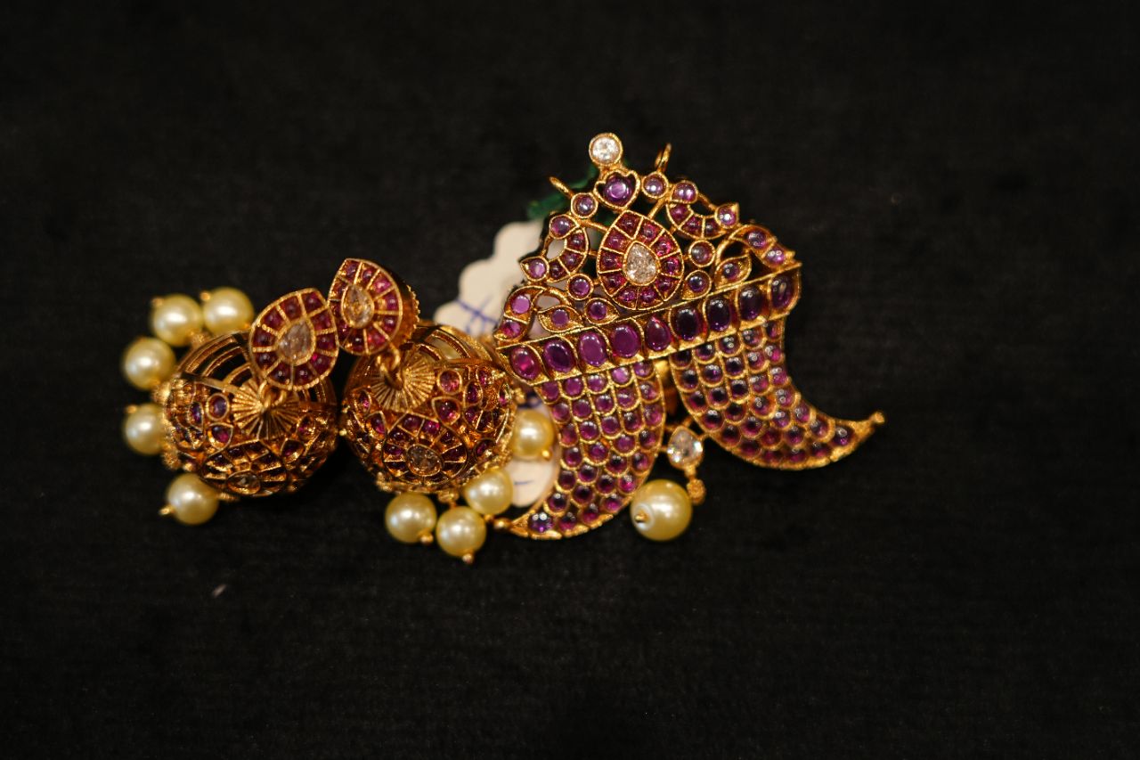 Traditional Pendant Set