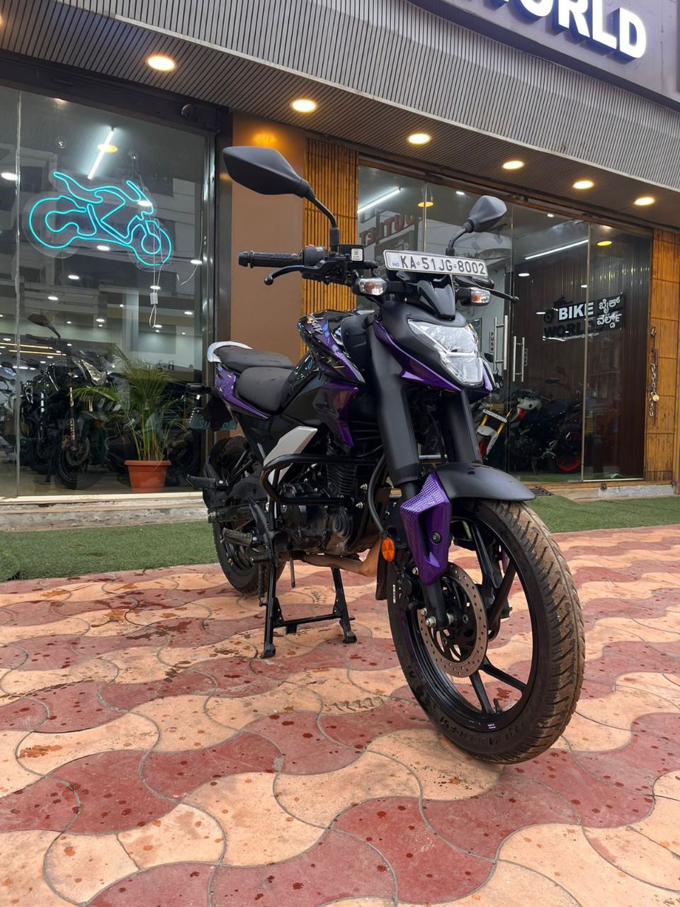 Bajaj Pulsar N125 view 3