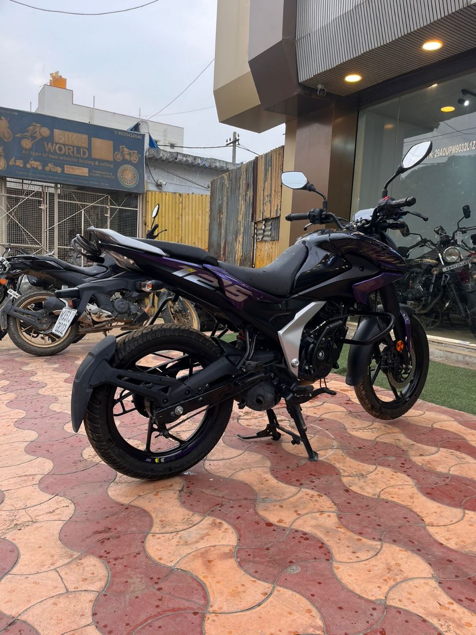 Bajaj Pulsar N125 view 8
