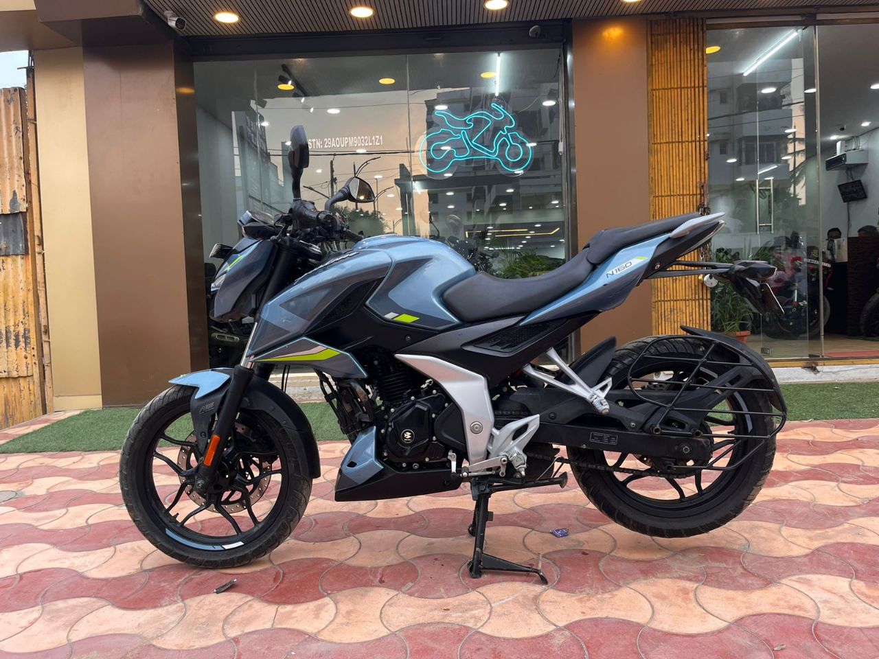 Bajaj Pulsar N160/2023 Dec Model view 5