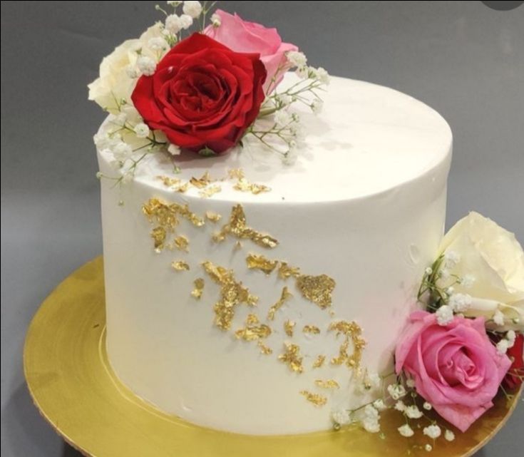 1 Kg Wedding Cake view 3