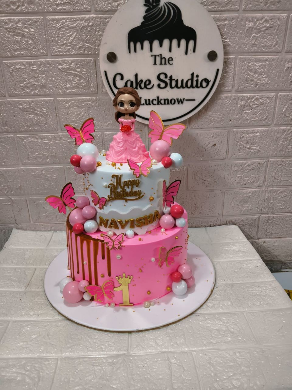 2kg Princess Cake - The Cake Studio