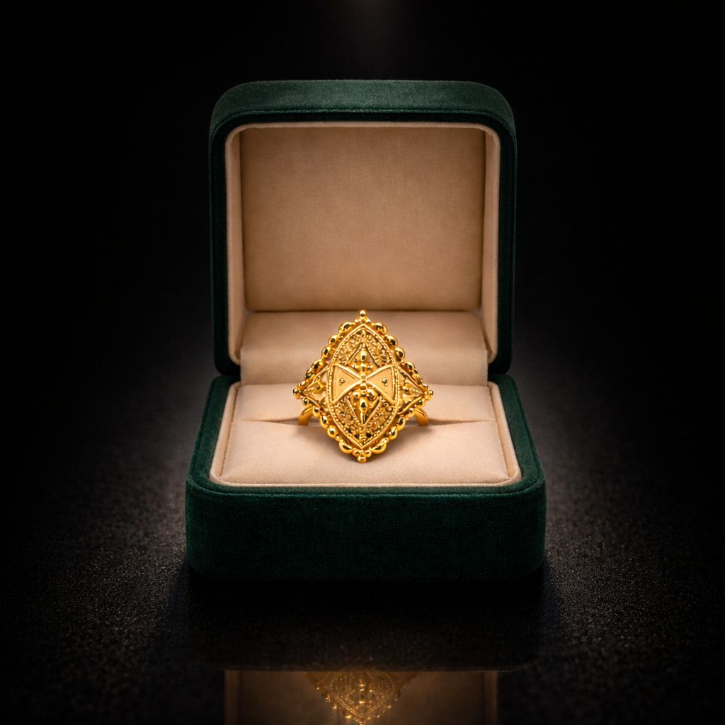 Aviraam Traditional Gold Ring view 3