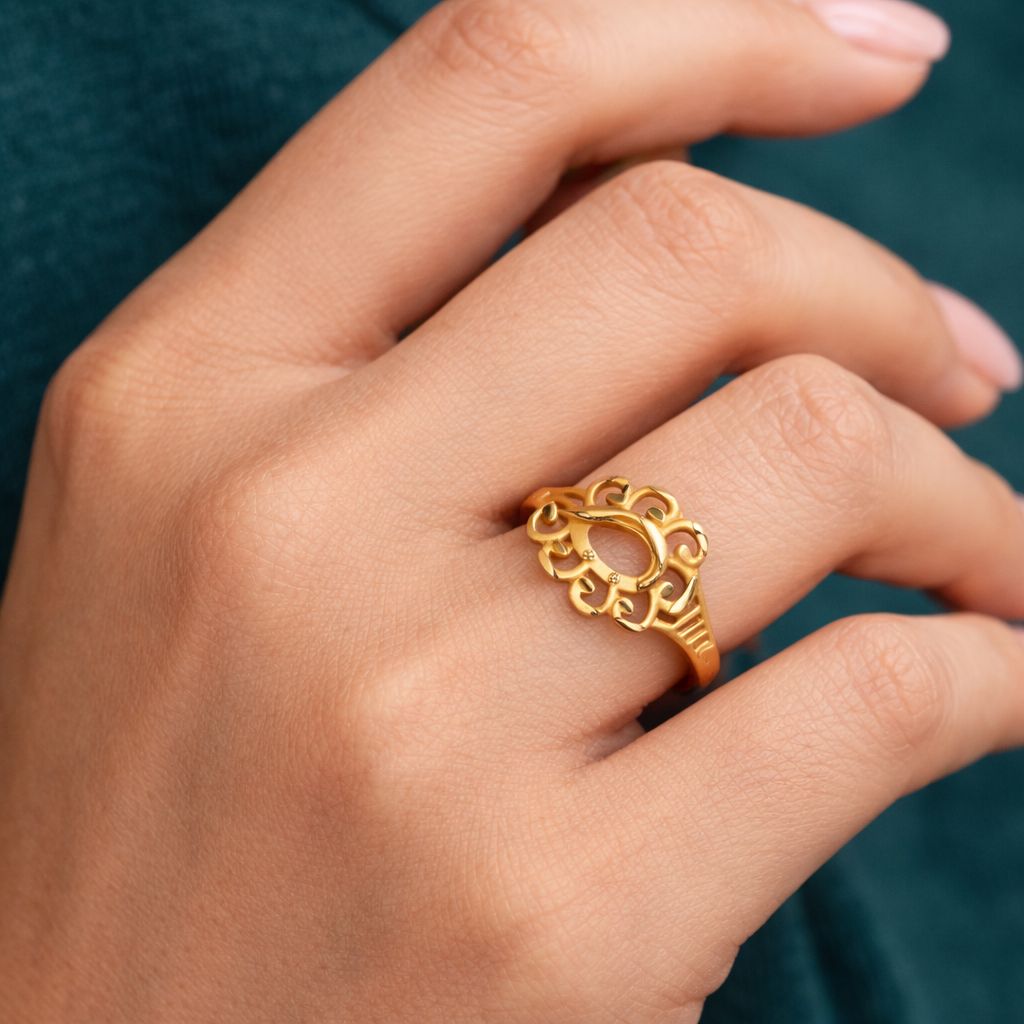 Aviraam Elegant Gold Ring view 2