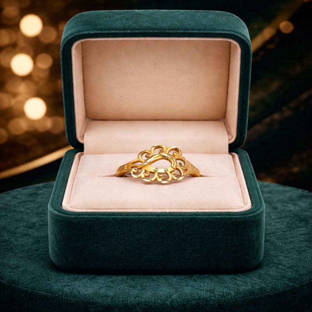 Aviraam Elegant Gold Ring view 3