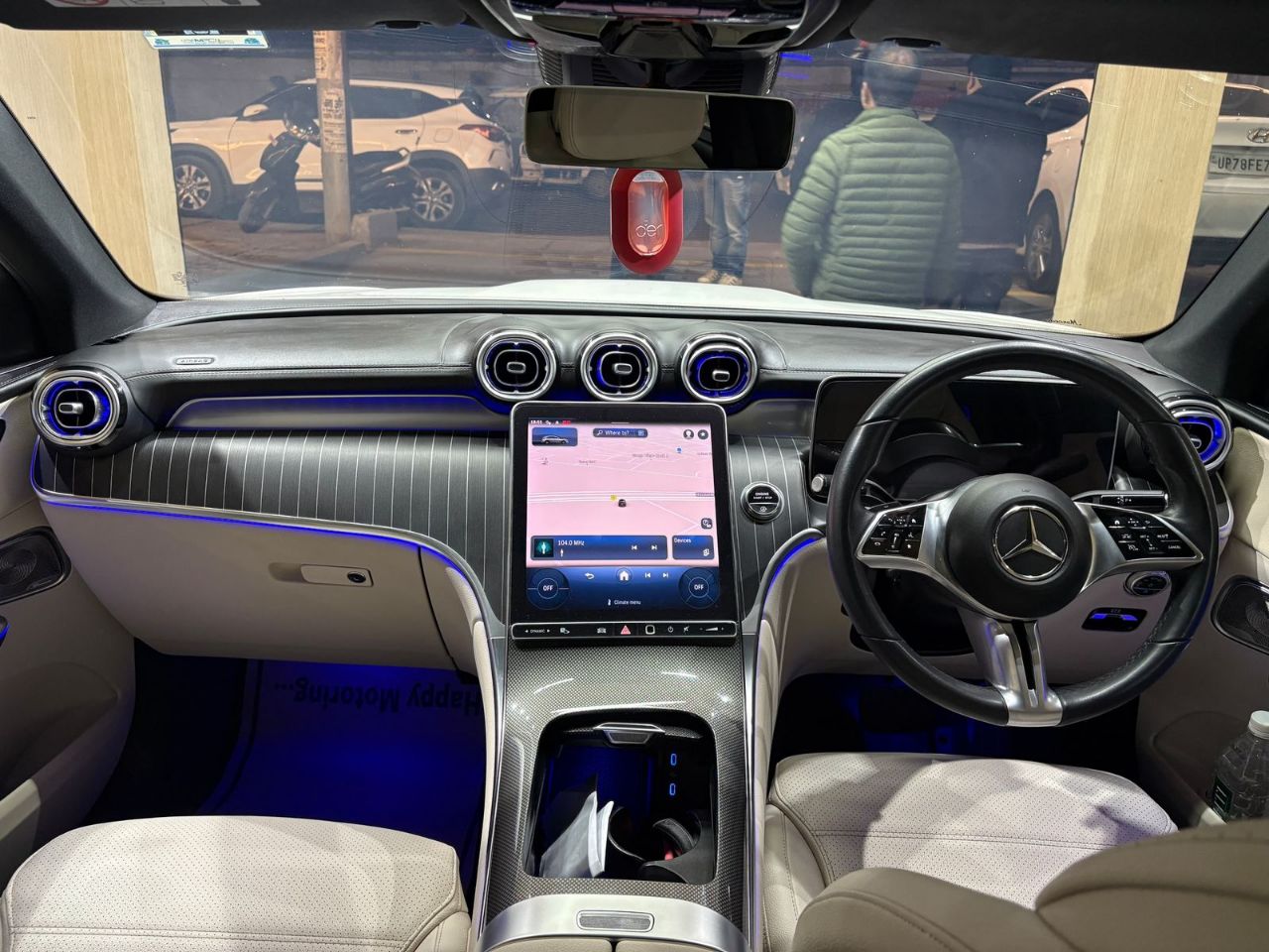 Mercedes-Benz EQB view 4