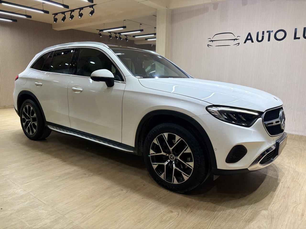 Mercedes-Benz EQB view 6