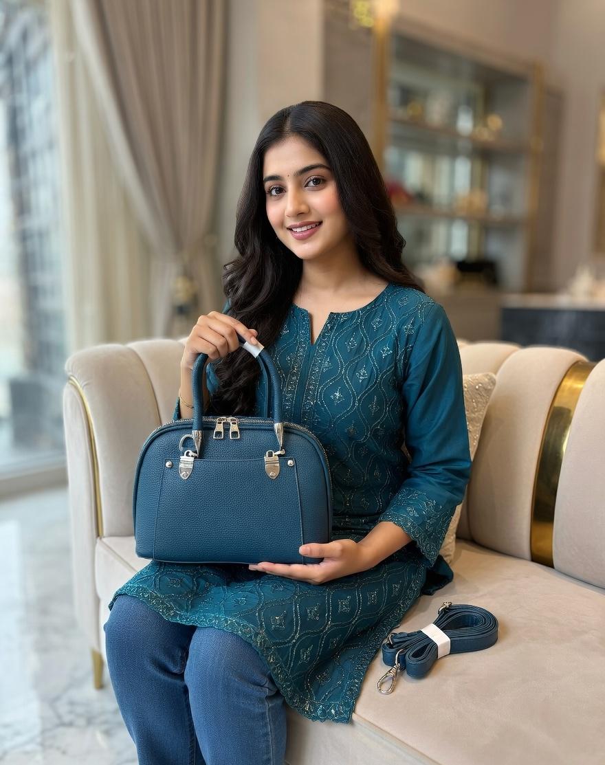 Elegant Handbag view 3