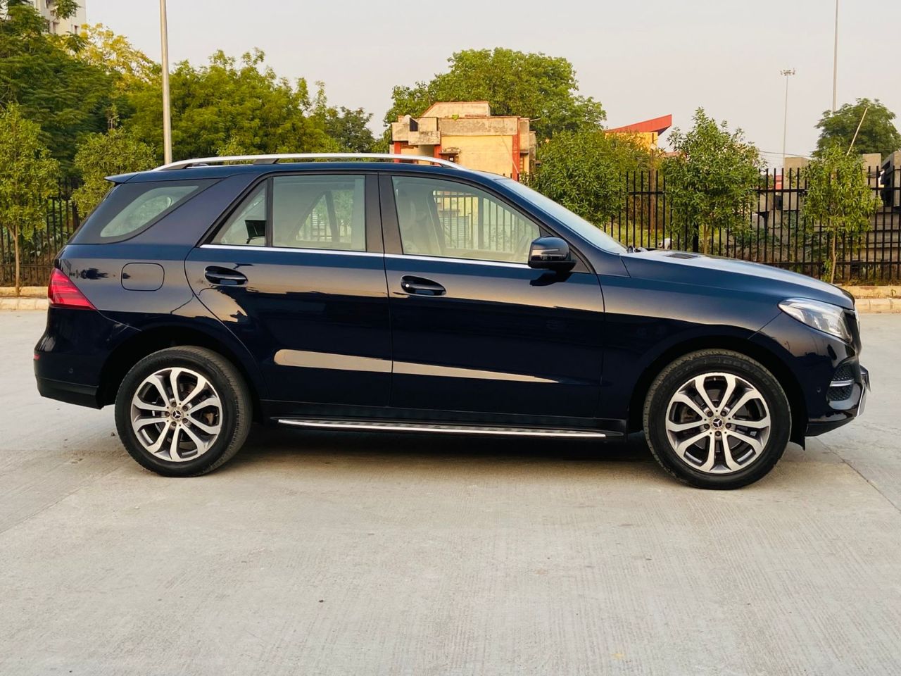 Mercedes-Benz GLE 250d 4 Matic view 5