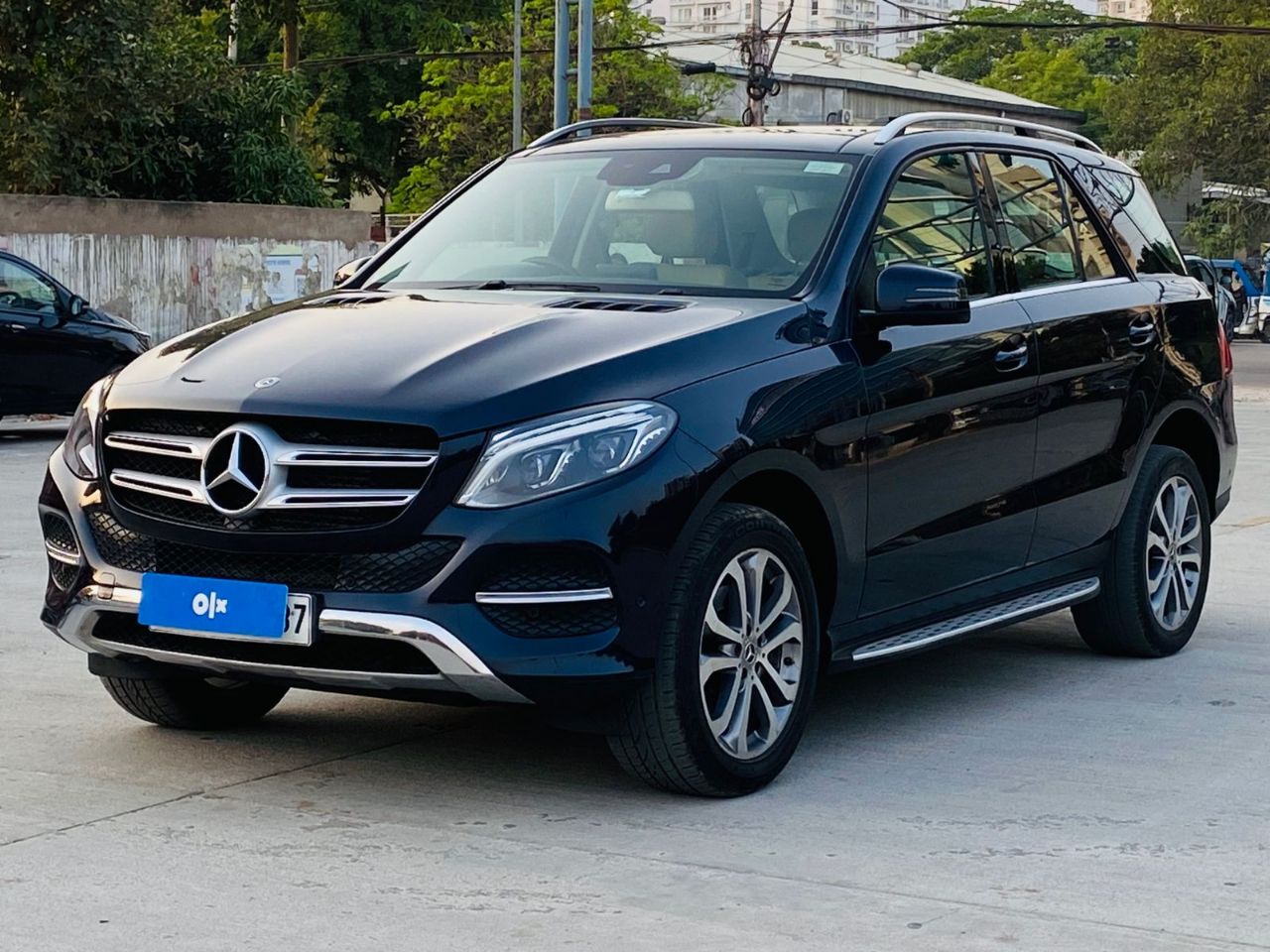 Mercedes-Benz GLE 250d 4 Matic view 3