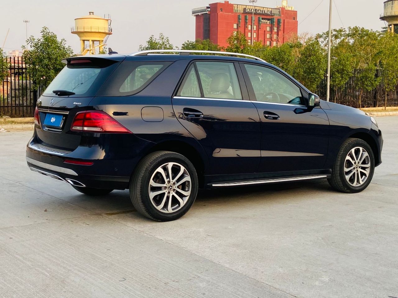 Mercedes-Benz GLE 250d 4 Matic view 4