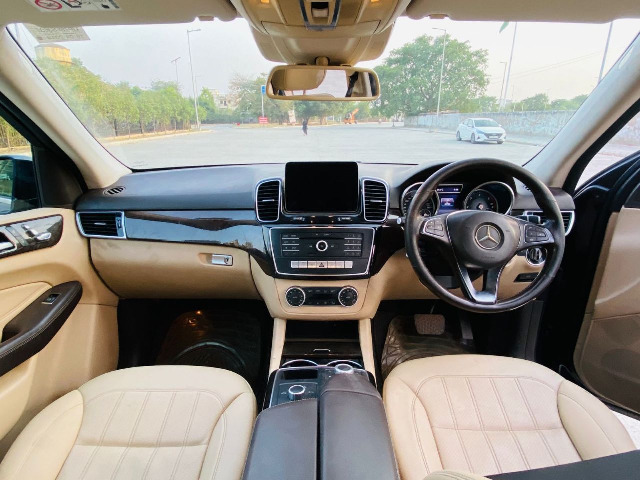 Mercedes-Benz GLE 250d 4 Matic view 7