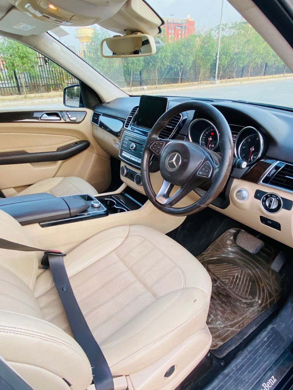 Mercedes-Benz GLE 250d 4 Matic view 8