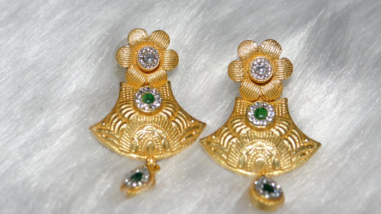 The Gilded Petal (925 Silver) view 3