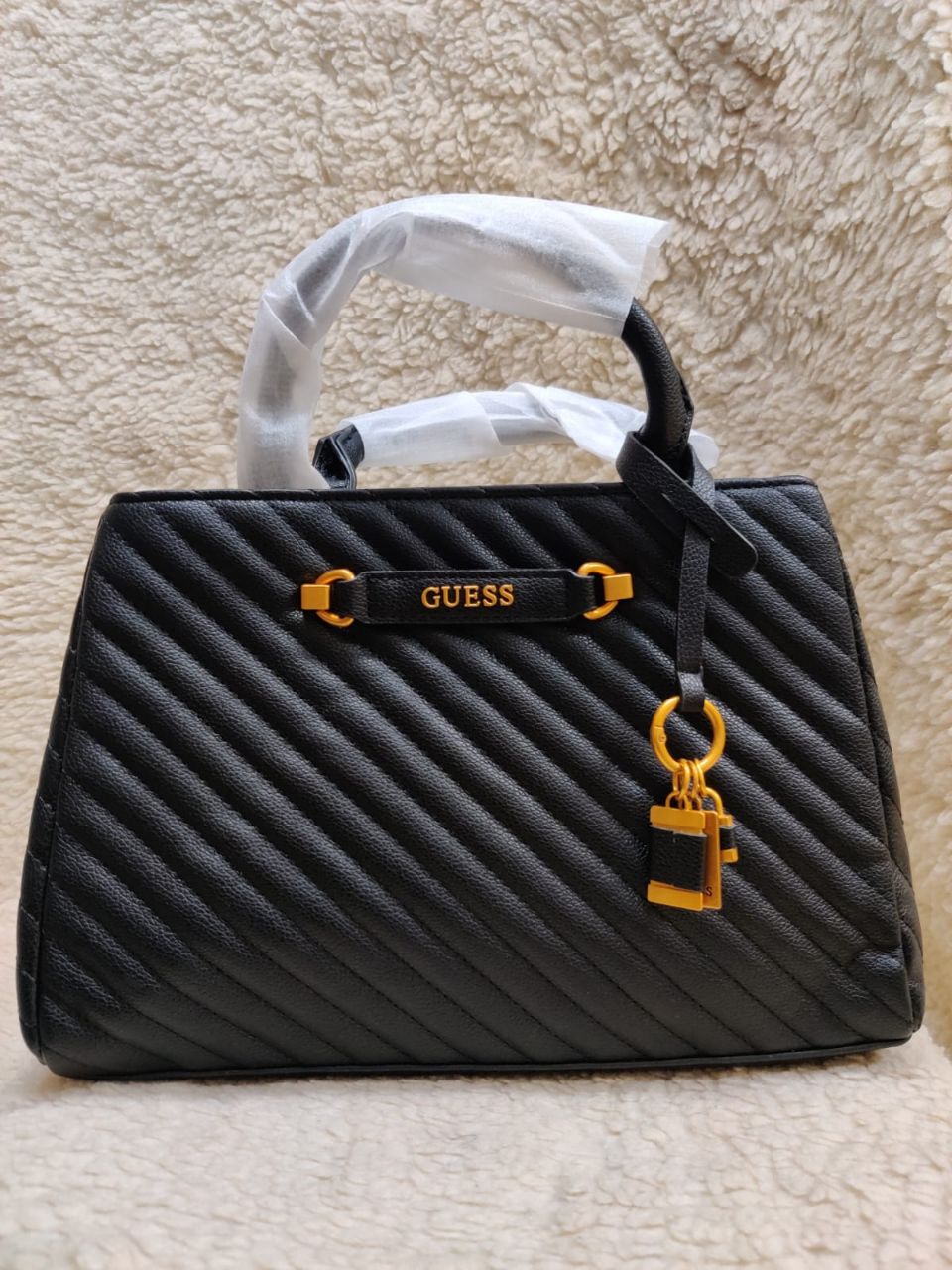 Guess Bags 👜 view 3