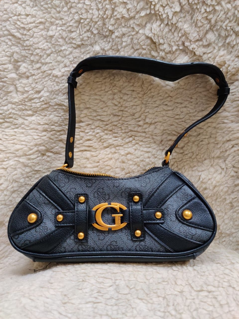 Classy Guess Handbags 👜👜 view 5