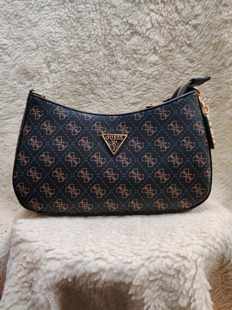 Guess  Bags 👜 view 2