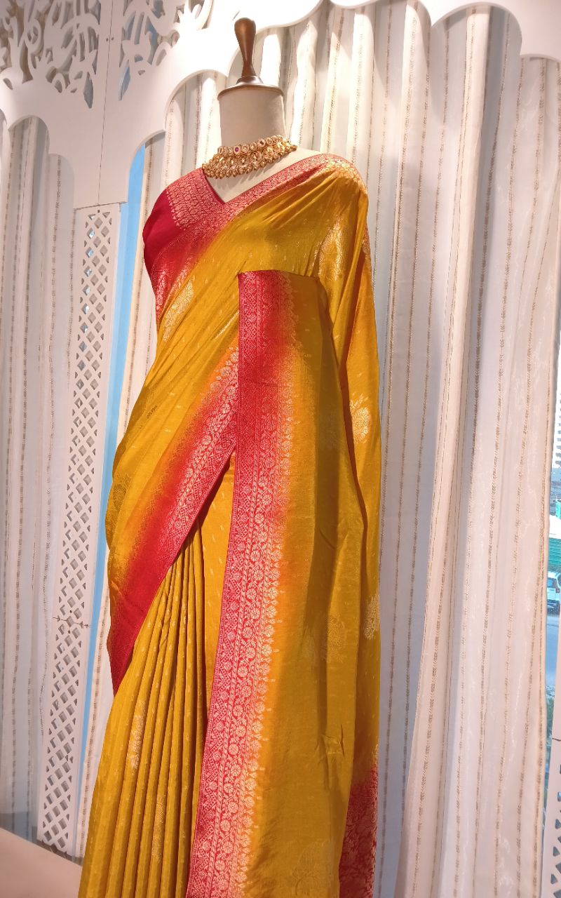 Banarasi dola silk weaving saree view 5