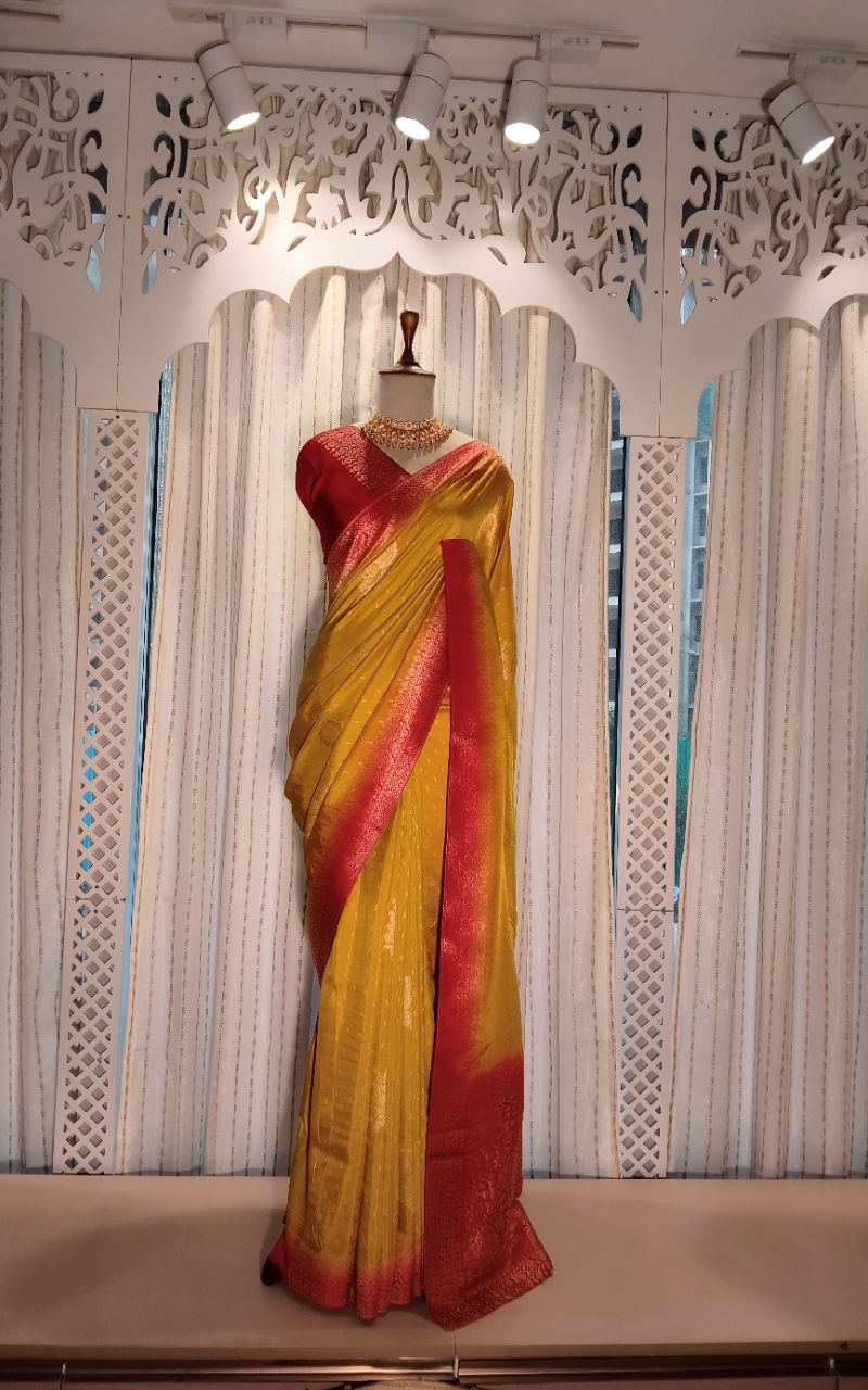 Banarasi dola silk weaving saree view 2