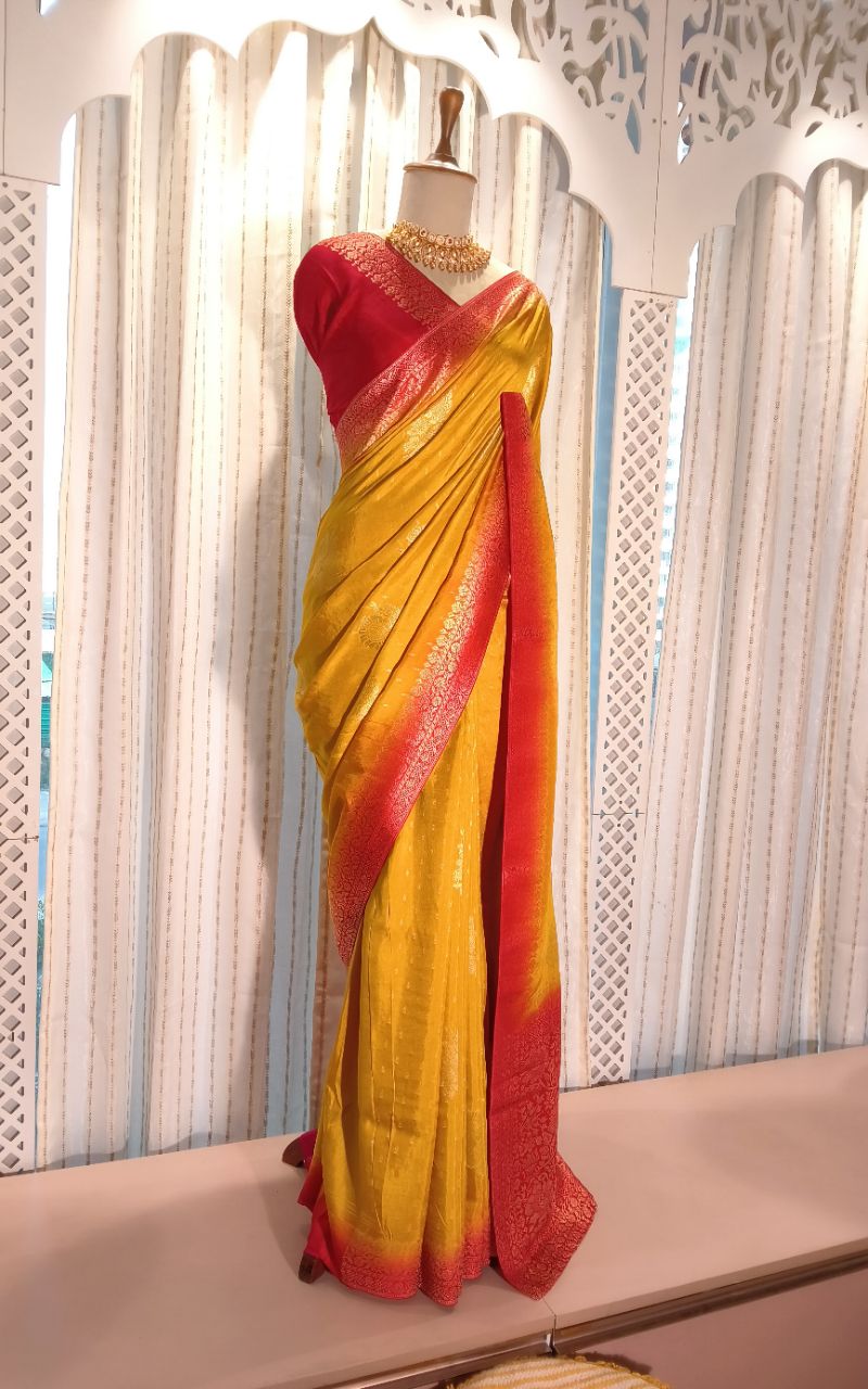 Banarasi dola silk weaving saree view 3