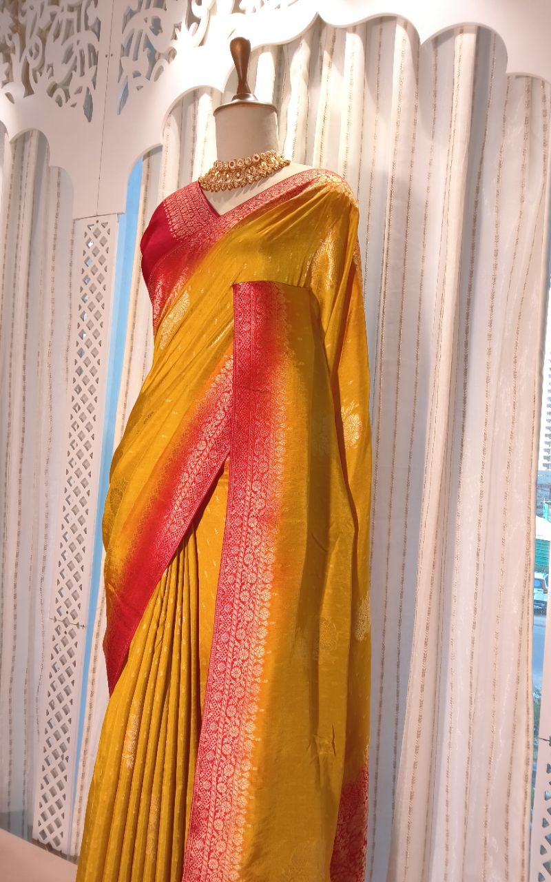 Banarasi dola silk weaving saree view 4