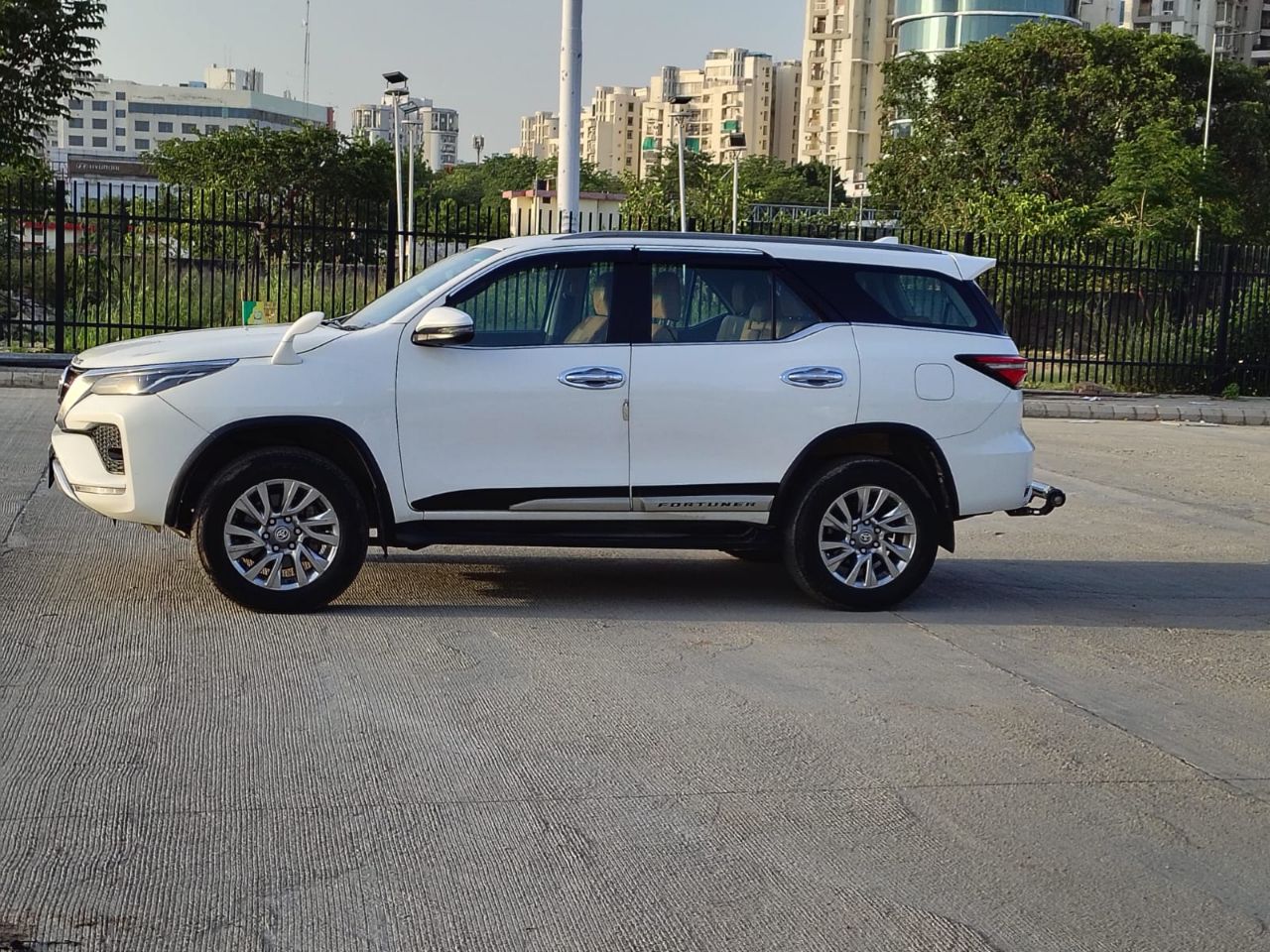 Toyota Fortuner view 5