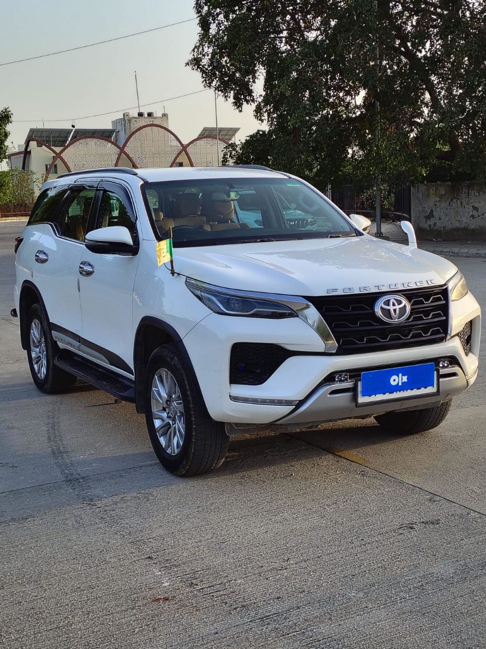 Toyota Fortuner view 3