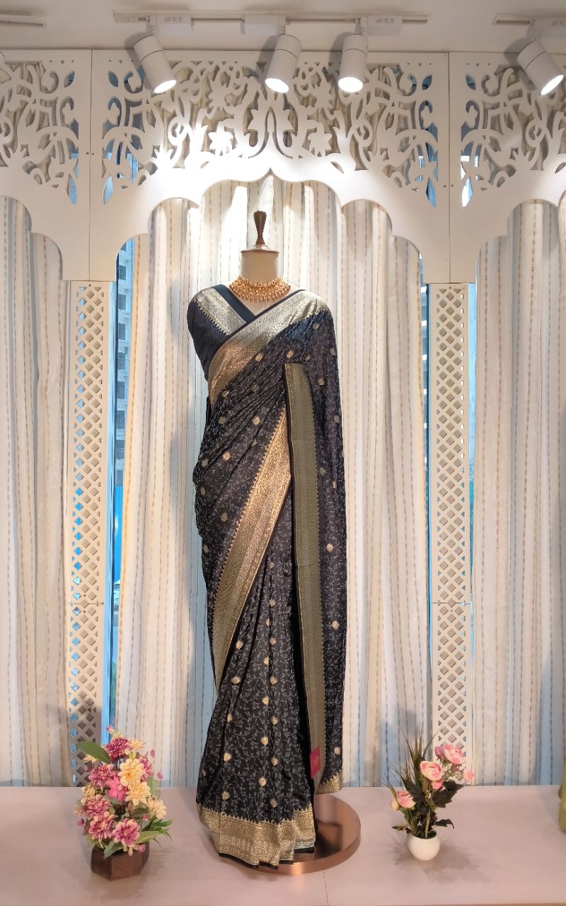 Banarasi tansuee silk saree with zari butta and border view 4