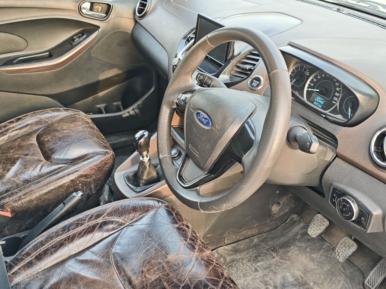 Ford Figo view 9