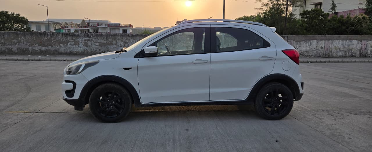 Ford Figo view 3
