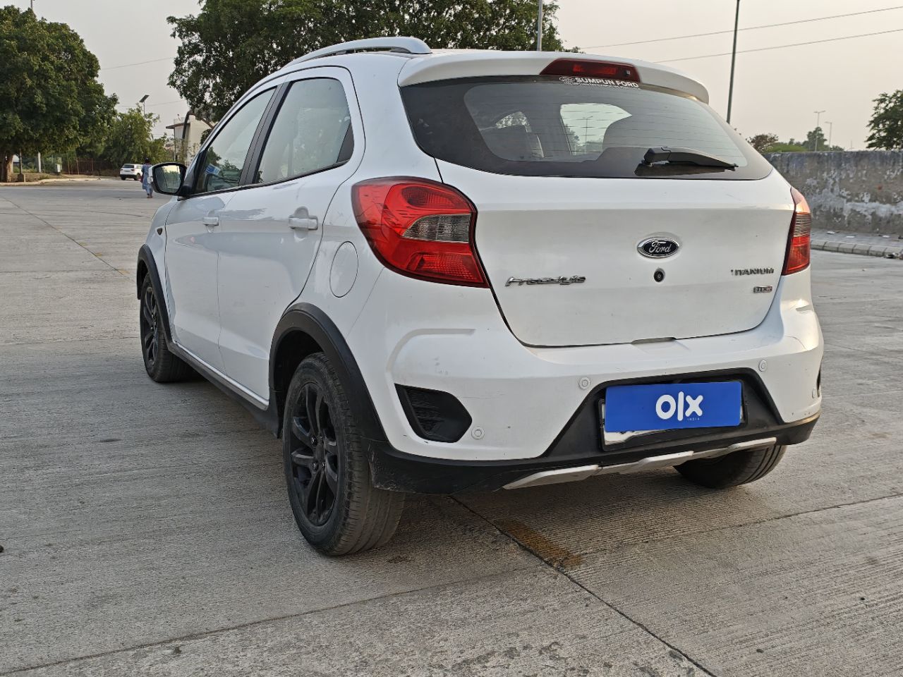 Ford Figo view 6