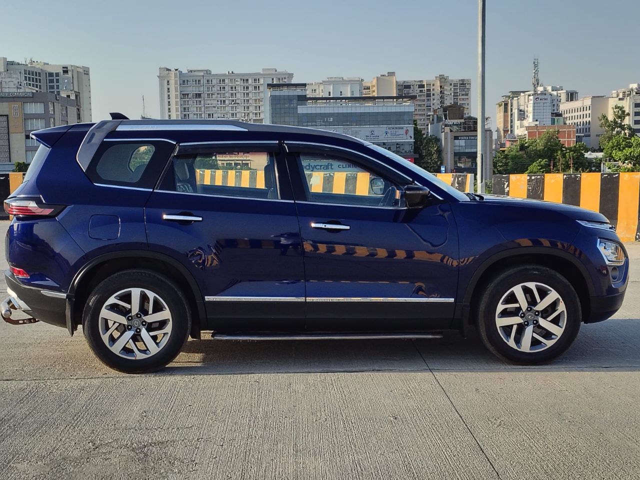 Tata Safari XZ+ view 6