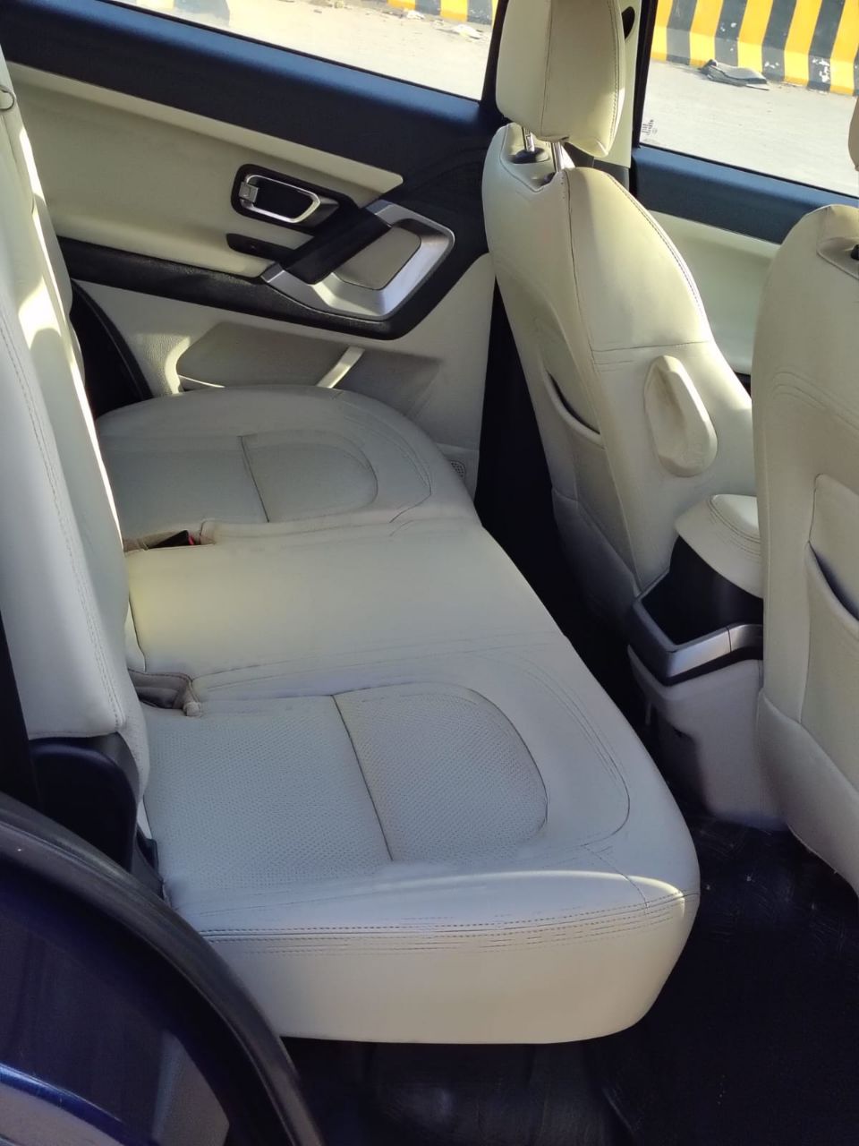 Tata Safari XZ+ view 9