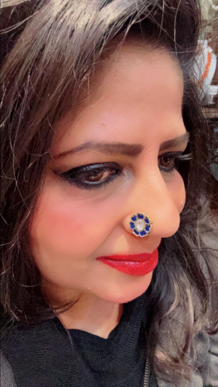 Traditional Blue Nose Pin view 2