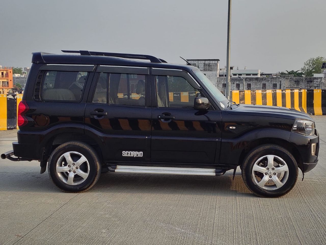 Mahindra Scorpio S5 2020 view 10