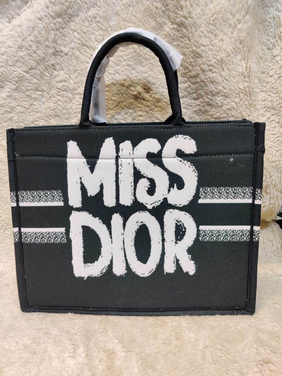 Miss Dior Tote view 2