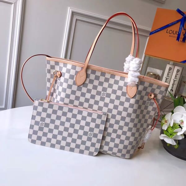 Louis Vuitton Tote Bag 🛍️🛍️ view 2