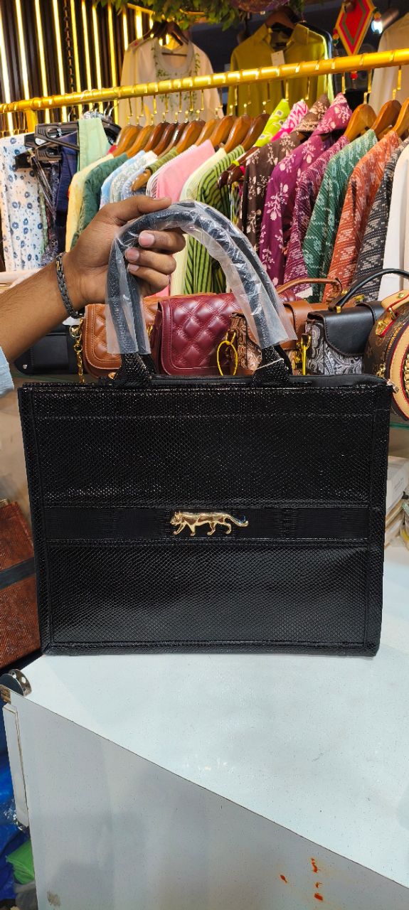 Stylish Tote Bag 🛍️ view 6
